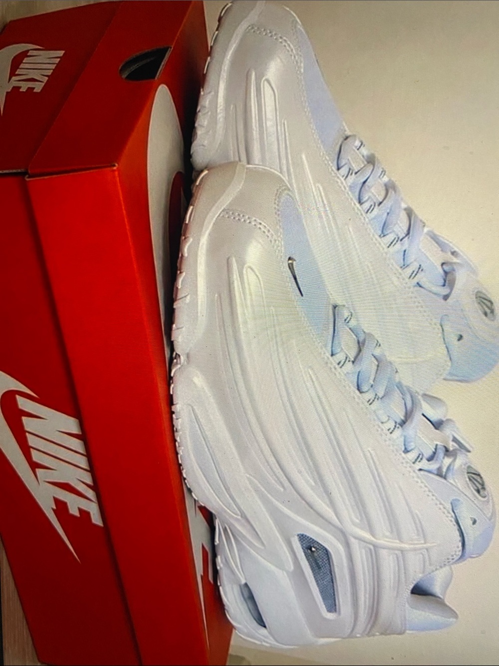 Nike White Women's Lightweight Running Sneakers